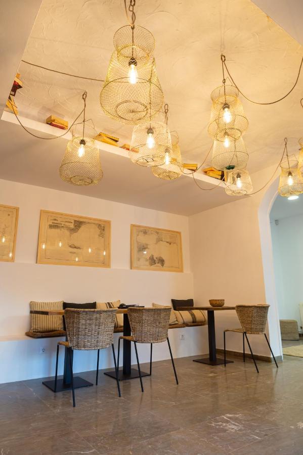 Hostal Es Niu De Тамариу Экстерьер фото